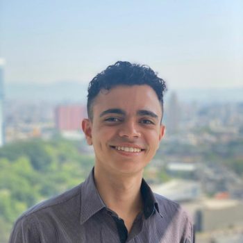 Lucas-Ribeiro-especialista-em-SEO-e-criador-de-sites-profissional-foto-corporativa
